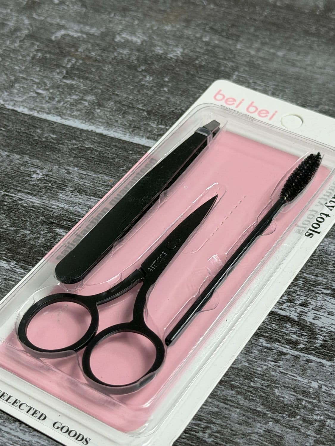 Set para arreglo de cejas de pinza, tijera y cepillo por MAYOR ($90 c/u Pack de 12 unidades)
