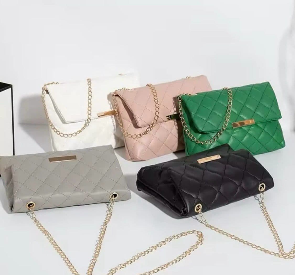 Cartera con cadena