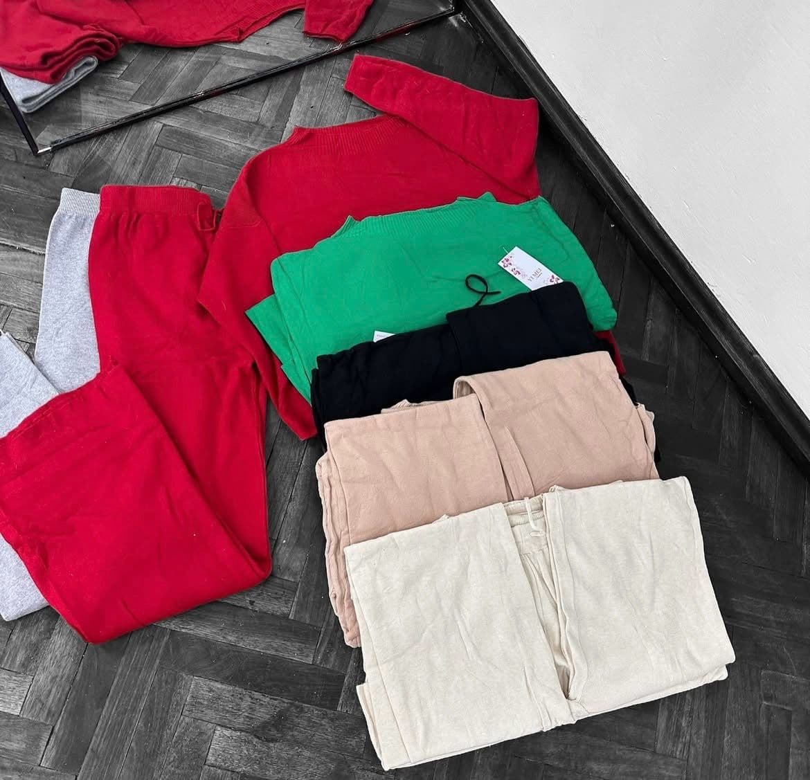 Conjunto de buzo y palazo Granate