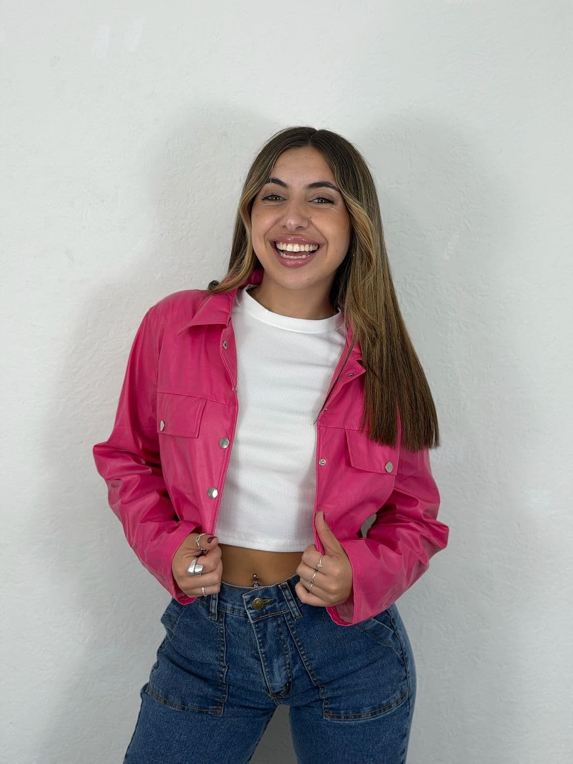 Campera de ecocuero con broches