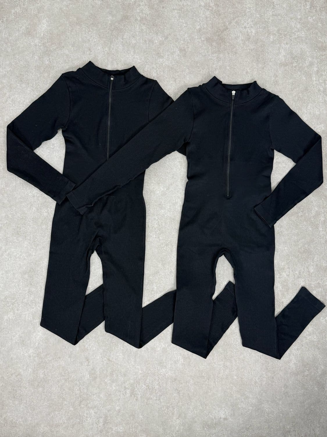Catsuit Acanalado con Cierre Frontal Nora por mayor ($690 c/u mínimo 6 unidades)